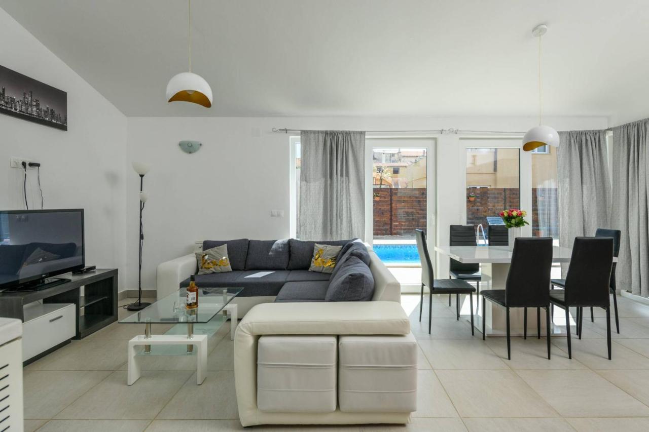 Bobo Family House With Pool Vila Vodnjan Exterior foto