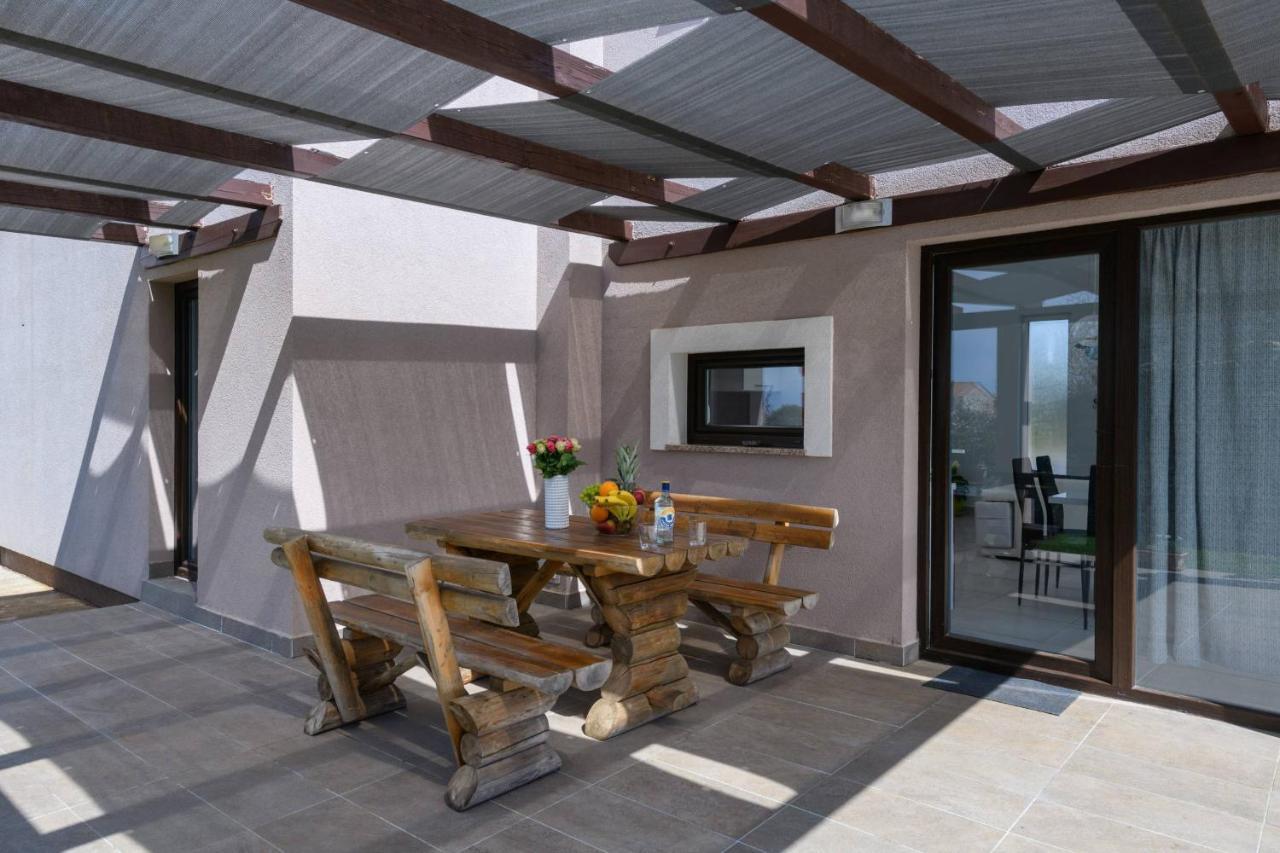 Bobo Family House With Pool Vila Vodnjan Exterior foto