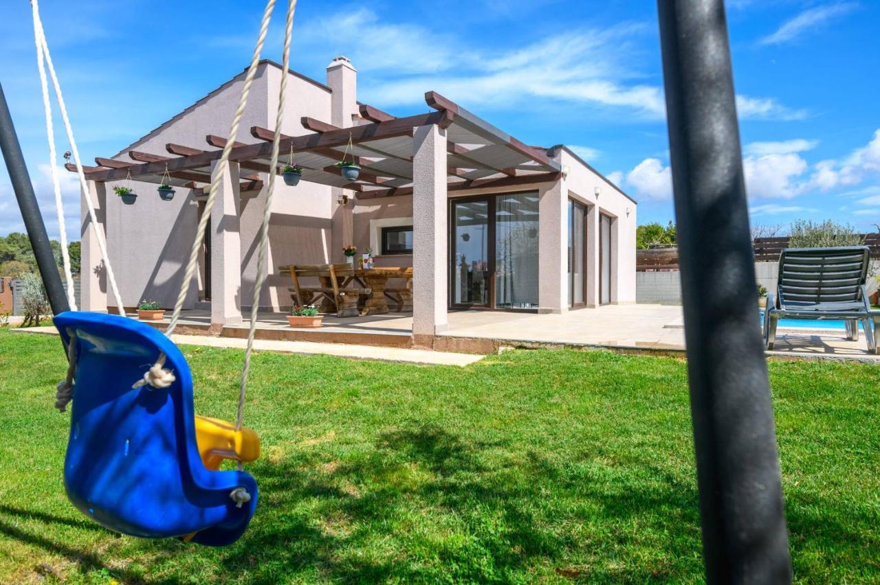 Bobo Family House With Pool Vila Vodnjan Exterior foto
