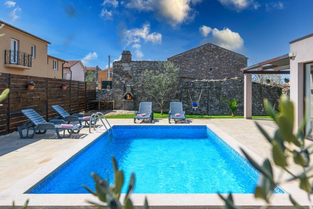 Bobo Family House With Pool Vila Vodnjan Exterior foto