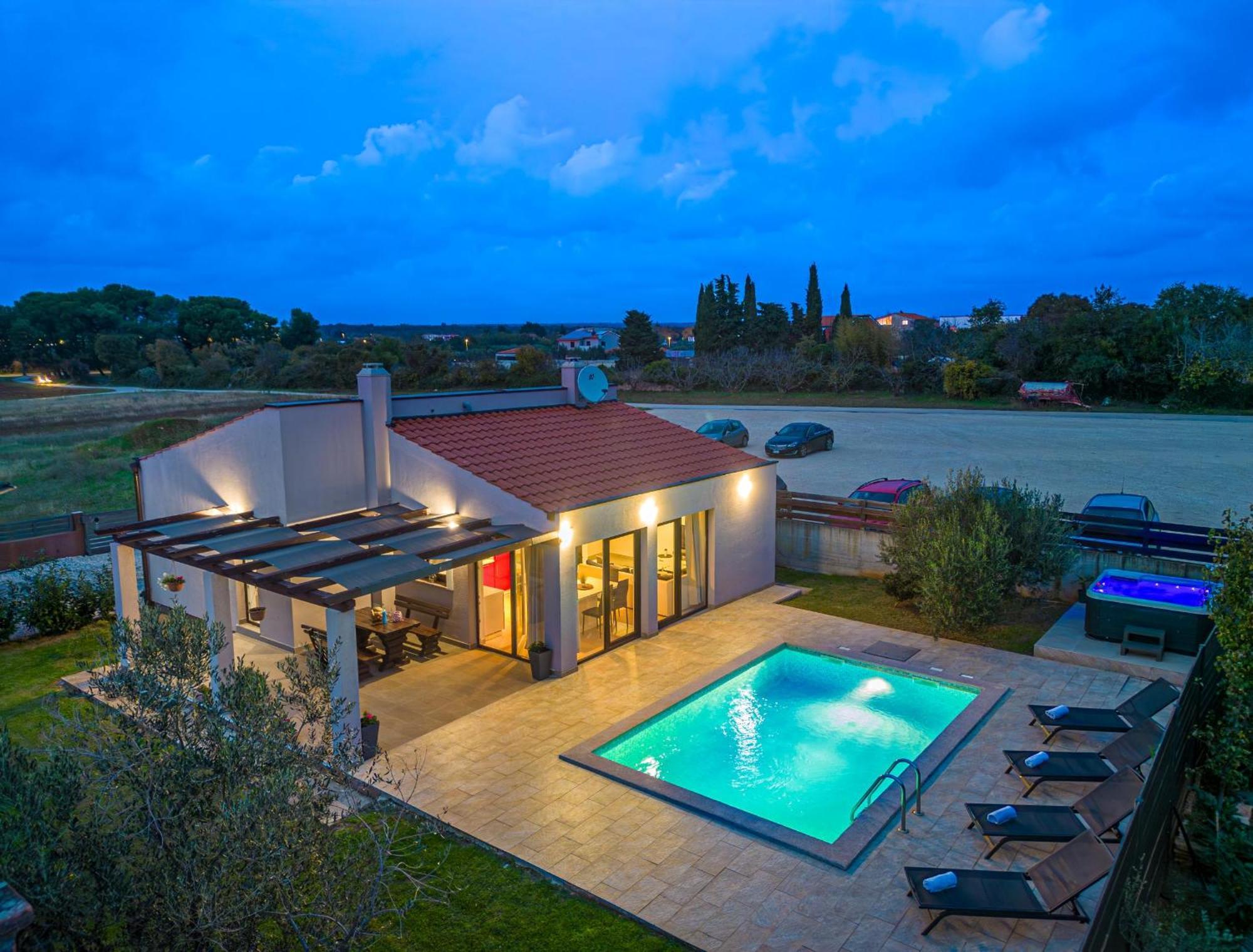 Bobo Family House With Pool Vila Vodnjan Exterior foto