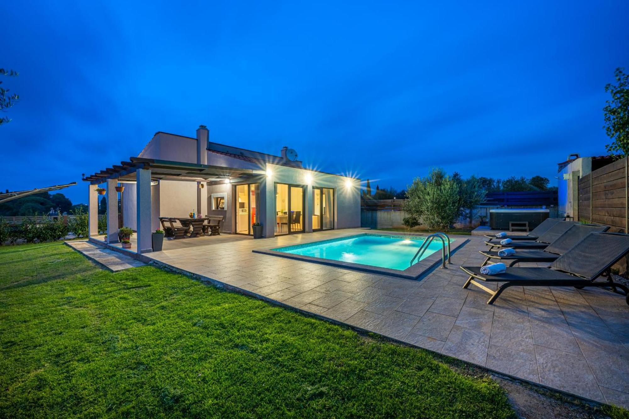 Bobo Family House With Pool Vila Vodnjan Exterior foto